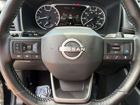 Used 2025 Nissan Rogue SV FWD image 14