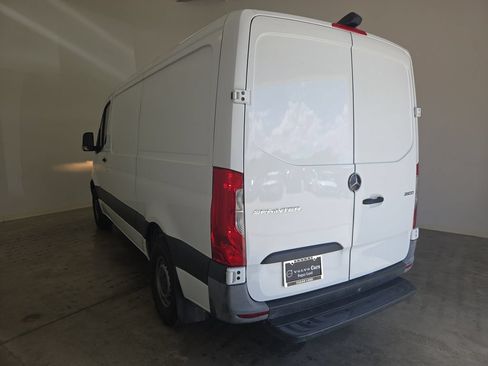 Used 2021 Mercedes-Benz Sprinter 2500 image 7