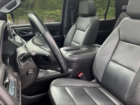 Used 2023 Chevrolet Tahoe LT w/ Luxury Package AWD/4WD image 20