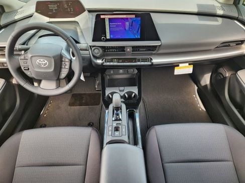 Used 2026 Toyota Prius LE FWD image 19