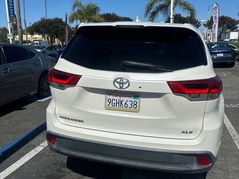 Used 2018 Toyota Highlander XLE FWD image 4