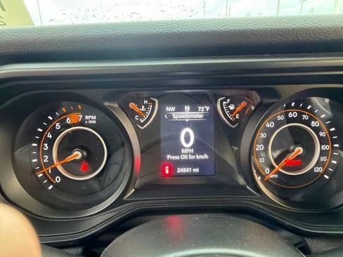 Used 2025 Jeep Wrangler Sport AWD/4WD image 14