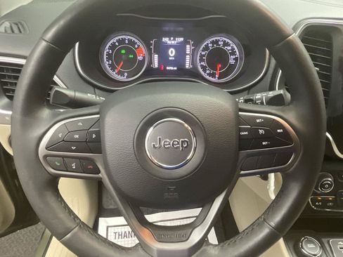Used 2019 Jeep Cherokee Latitude w/ Cold Weather Group AWD/4WD image 14