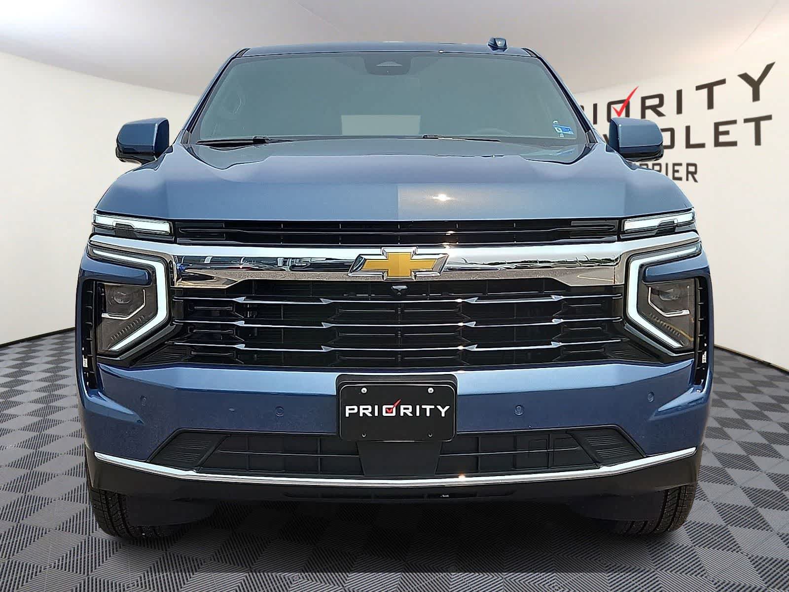 New 2026 Chevrolet Suburban LS RWD image 2