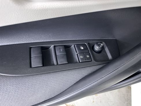 Used 2023 Toyota Corolla LE FWD image 11