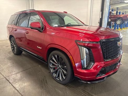 Used 2025 Cadillac Escalade V AWD/4WD image 3