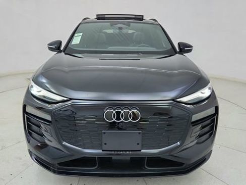 Used 2025 Audi Q6 e-tron Premium w/ Convenience Package image 13