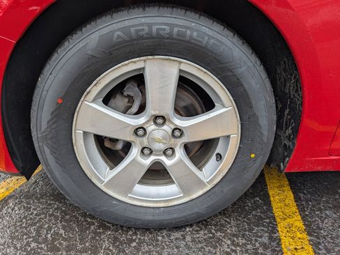 Used 2014 Chevrolet Cruze LT image 11