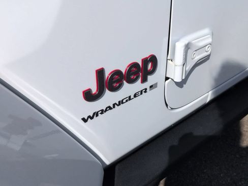 Used 2023 Jeep Wrangler Unlimited Rubicon w/ Steel Bumper Group AWD/4WD image 11