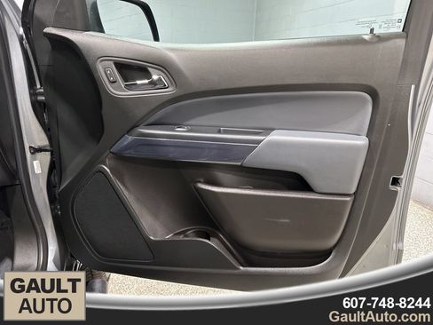 Used 2021 Chevrolet Colorado Z71 AWD/4WD image 17
