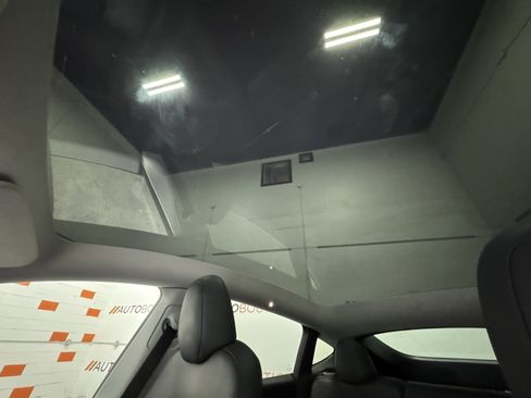 Used 2024 Tesla Model Y Long Range image 2