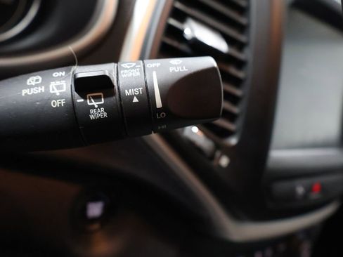 Used 2018 Jeep Cherokee Trailhawk w/ Comfort/Convenience Group image 38