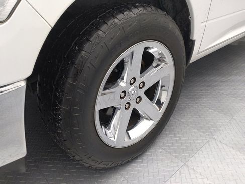 Used 2021 RAM 1500 Classic SLT image 31