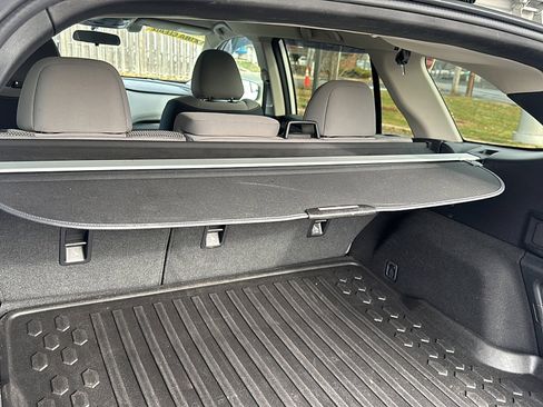 Used 2021 Subaru Outback Premium image 24