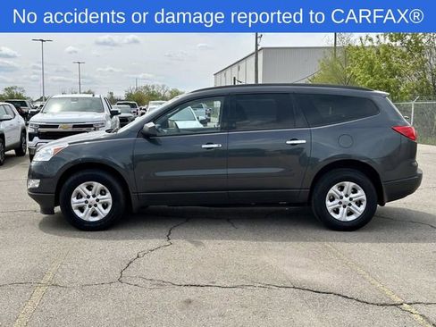 Used 2010 Chevrolet Traverse LS FWD image 2