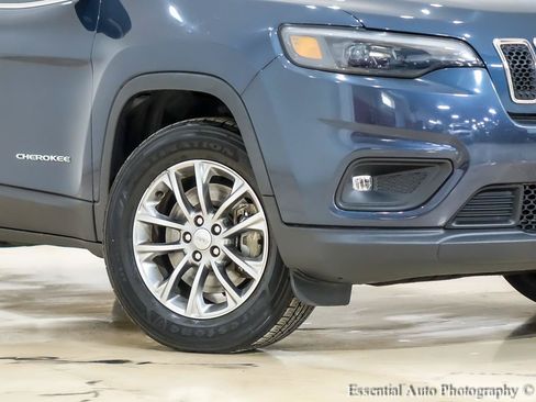 Used 2021 Jeep Cherokee Latitude Lux w/ Comfort/Convenience Group AWD/4WD image 3