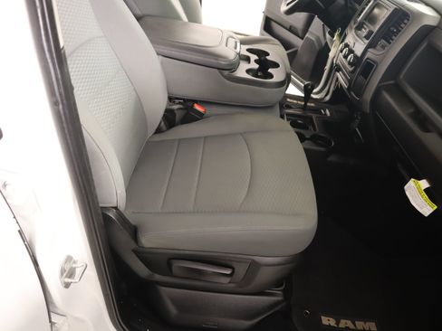 Used 2018 RAM 2500 Tradesman w/ Chrome Appearance Group image 12