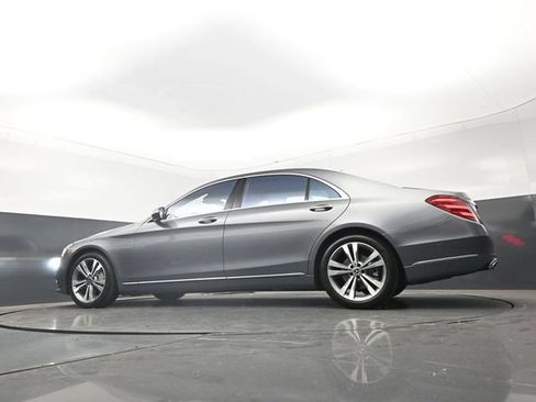 Used 2020 Mercedes-Benz S 560 4MATIC Sedan w/ Premium Package image 24