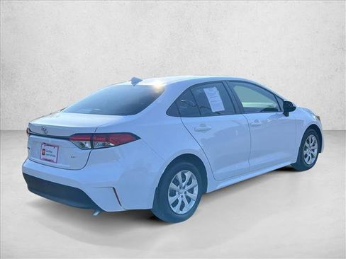 Certified 2025 Toyota Corolla LE image 5