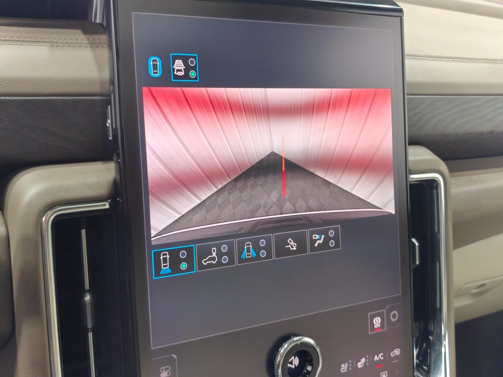 Used 2026 GMC Yukon Denali w/ Advanced Technology Package AWD/4WD image 76