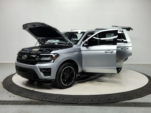 Used 2024 Ford Expedition Limited RWD image 12
