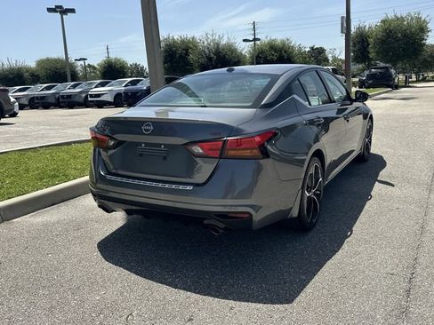 Used 2023 Nissan Altima 2.5 SR FWD image 7