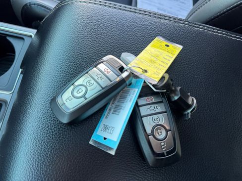 Used 2020 Ford F150 Raptor w/ Equipment Group 802A Luxury image 31