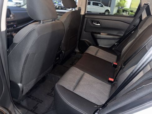 Used 2024 Nissan Rogue SV image 15