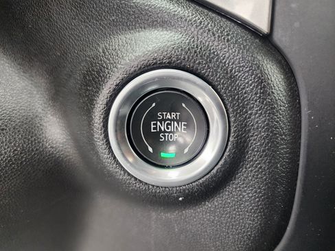 Used 2021 Chevrolet Silverado 1500 LT image 32