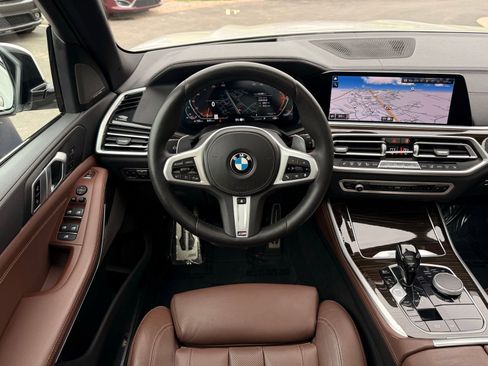 Used 2021 BMW X5 xDrive40i w/ M Sport Package AWD/4WD image 37