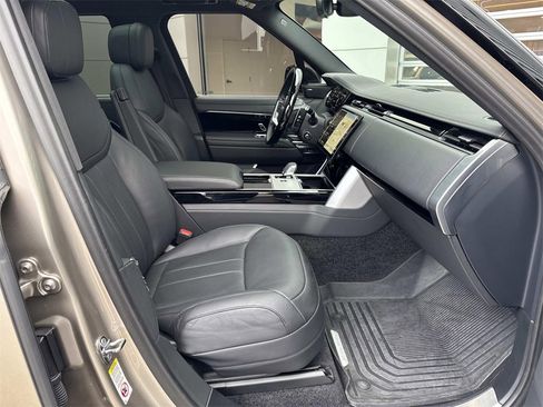 Certified 2024 Land Rover Range Rover SE image 10