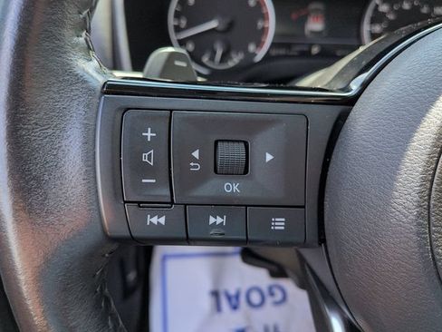 Used 2023 Nissan Rogue SV w/ SV Premium B Package FWD image 18