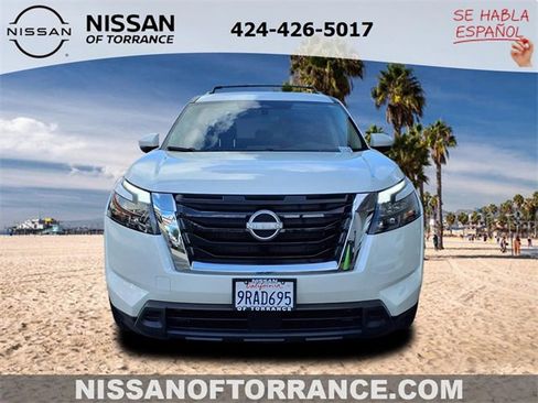 Certified 2024 Nissan Pathfinder SV image 2