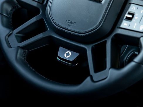 Certified 2026 Land Rover Defender 110 OCTA image 35