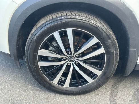 Used 2025 Nissan Pathfinder Platinum AWD/4WD image 13