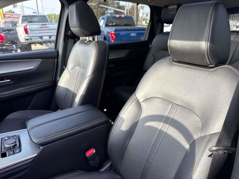 Certified 2025 MAZDA CX-70 Plug-In Hybrid w/ Premium Pkg image 23