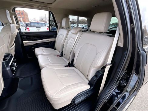 Certified 2023 Ford Expedition Platinum image 22