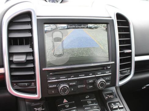 Used 2014 Porsche Cayenne image 16