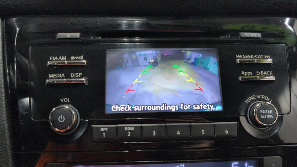 Used 2016 Nissan Rogue SV AWD/4WD image 13