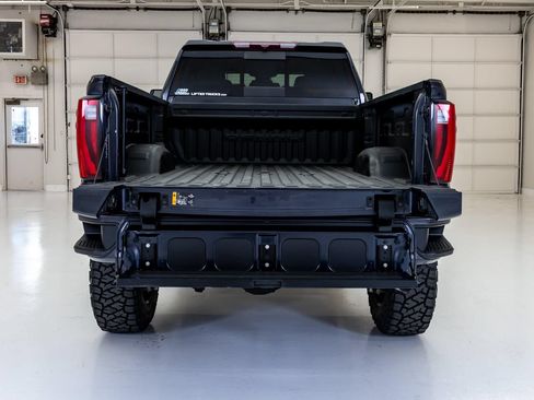 Used 2024 GMC Sierra 2500 Denali w/ Max Trailering Package AWD/4WD image 3