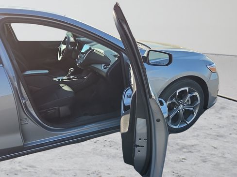 Used 2023 Chevrolet Malibu LT FWD image 31