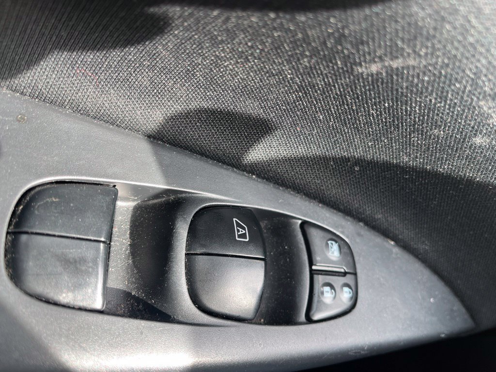 Used 2015 Nissan Sentra SV FWD image 24