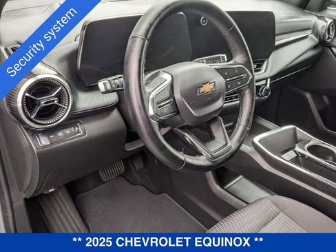 Used 2025 Chevrolet Equinox LT image 17