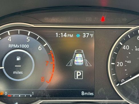 Used 2025 Nissan Versa SV w/ Trunk Package image 31