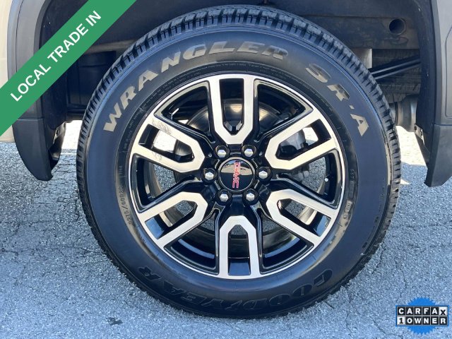 Used 2023 GMC Sierra 1500 AT4 w/ Technology Package AWD/4WD image 11