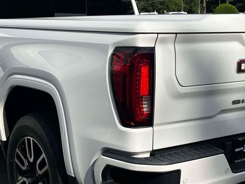 Used 2021 GMC Sierra 1500 AT4 w/ AT4 Value Package AWD/4WD image 7