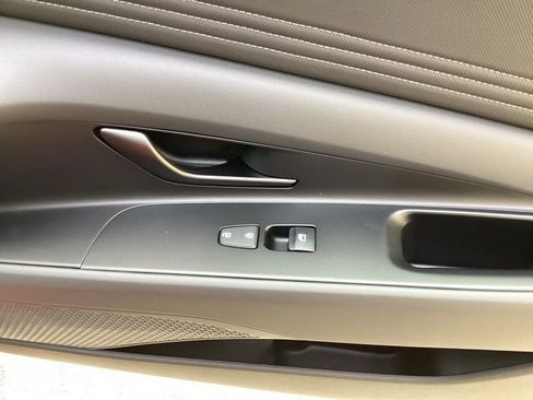 New 2025 Hyundai Elantra Sport FWD image 17