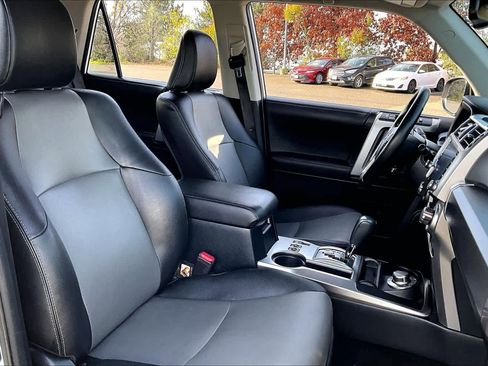 Certified 2024 Toyota 4Runner SR5 Premium image 9