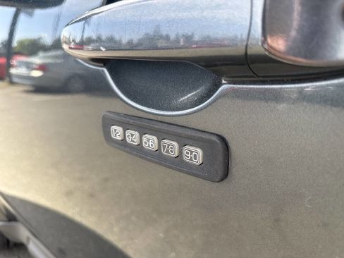 Used 2009 Ford Escape Limited AWD/4WD image 30