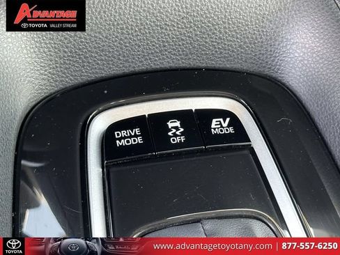 Certified 2025 Toyota Corolla LE FWD image 33